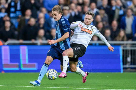Djurgårdens Oskar Fallenius och Häckens Adam Lundkvist