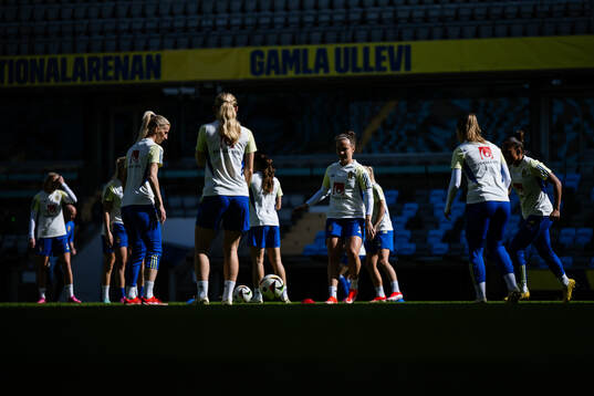 Sofia Jakobsson and Julia Zigiotti Olme of the Swedish