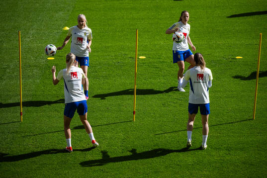 Stina Lennartsson and Anna Anvegård of the Swedish