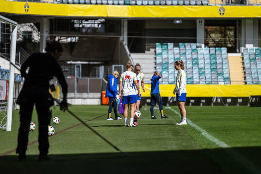 Stina Lennartsson and Anna Anvegård of the Swedish