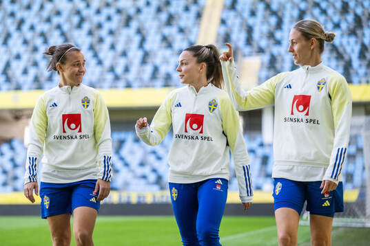 Julia Zigiotti Olme, Johanna Rytting Kaneryd and Emma