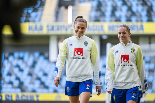 Fridolina Rolfö and Hanna Lundkvist of the Swedish