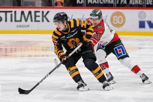 Skellefteås Axel Sandin Pellikka och Frölundas Jere Innala
