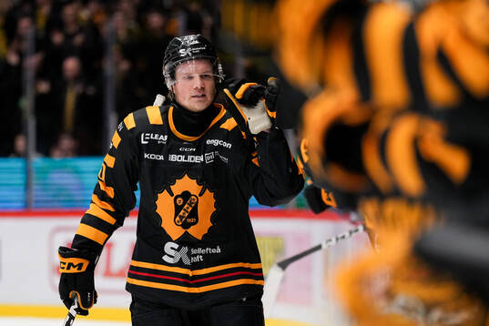 Skellefteås Anton Heikkinen jublar