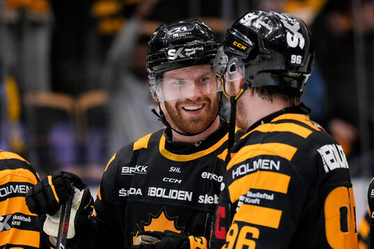 Bläddra bland fler bilder av Ishockey, SHL, Semifinal 2, Skellefteå - Frölunda