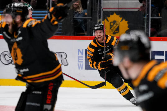 Skellefteås Oscar Lindberg jublar