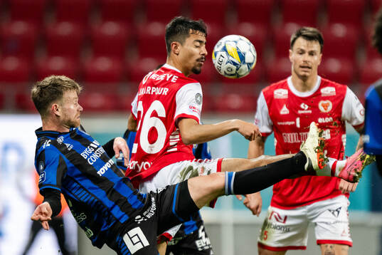 Sirius Dennis Widgren och Kalmars Arash Motaraghebjafarpour