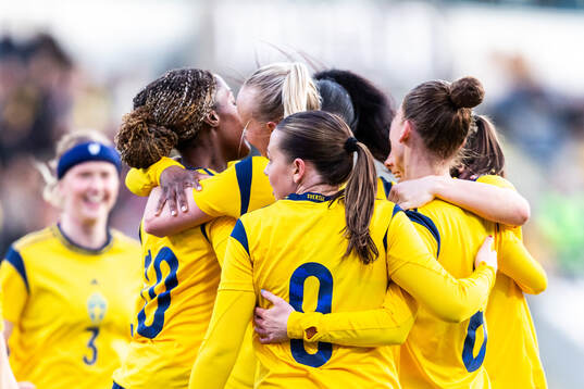 Emma Pennsäter of Sweden celebrates