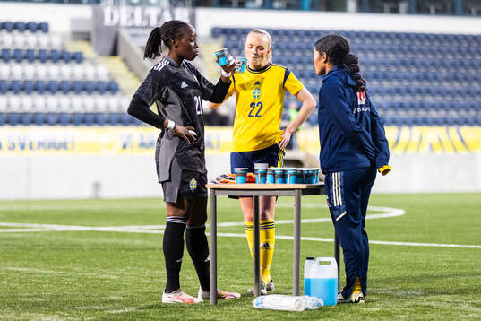 Goalkeeper Angel Mukasa, Emma Pennsäter and Evelina Duljan