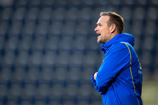 Head coach Martin Qwarmans Möller of Sweden