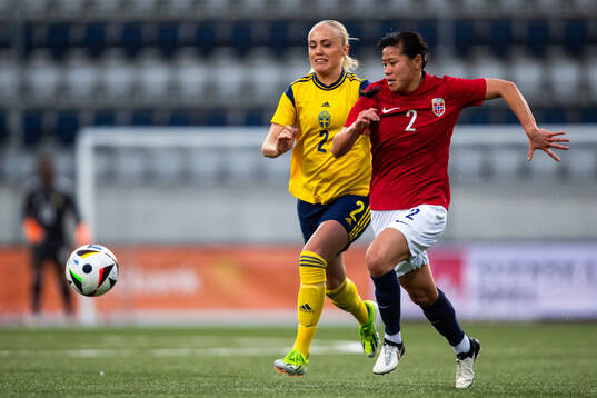 Alva Selerud of Sweden and Ylinn Tennebø of Norway