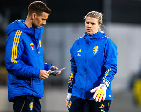 Goalkeeper coach Emelie Lundberg