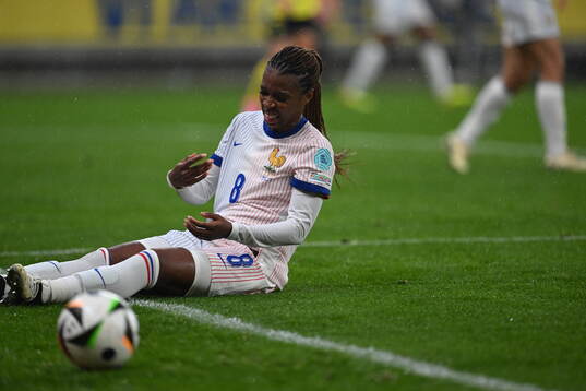 Grace Geyoro of France