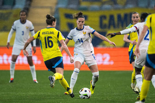 Filippa Angeldahl of Sweden and Sandie Toletti of France