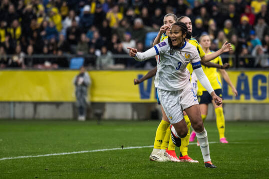 Wendie Renard of France celebrating the 0-1 goal