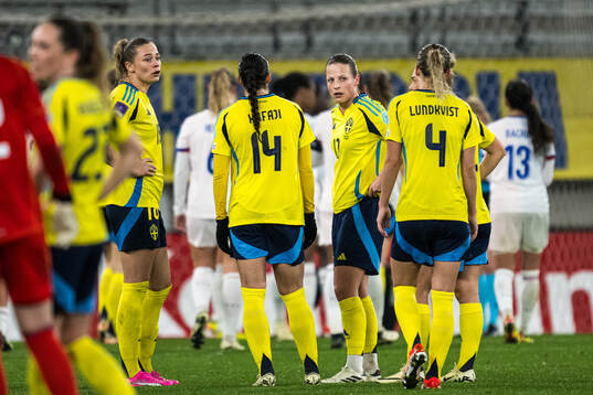 Fridolina Rolfö and Anna Anvegård of Sweden