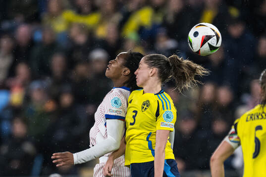 Marie-Antoinette Katoto of France and Linda Sembrant of