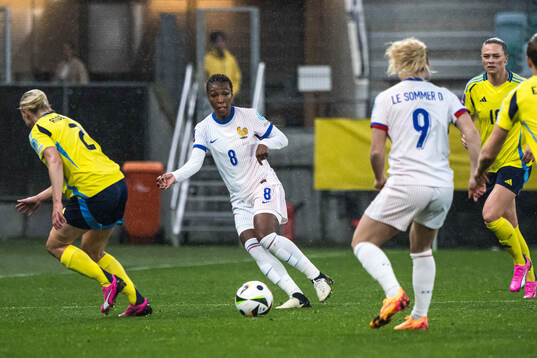 Grace Geyoro of France