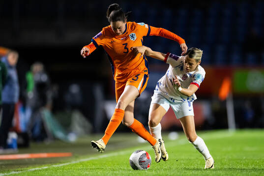 Caitlin Dijkstra of Netherlands and Celin Bizet Ildhusøy