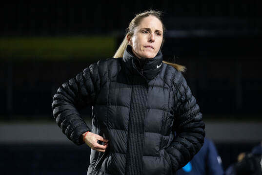 Head coach Gemma Grainger of Norway looks dejected
