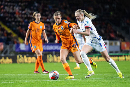 Kerstin Casparij of Netherlands and Karina Sævik  of Norway