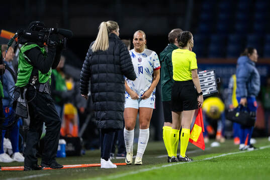 Head coach Gemma Grainger and Cathinka Cecilie Friis