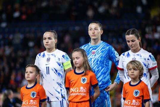 Guro Reiten, goalkeeper Cecilie Fiskerstrand and Tuva