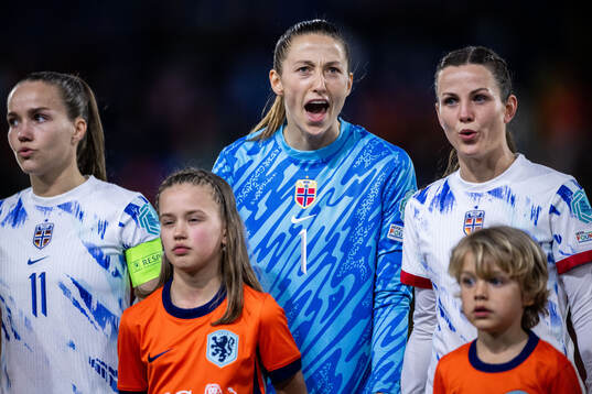 Guro Reiten, goalkeeper Cecilie Fiskerstrand and Tuva