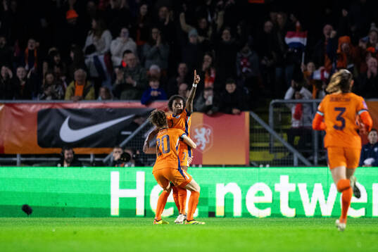 Lineth Beerensteyn of Netherlands celebrates with Dominique