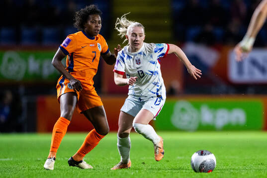 Lineth Beerensteyn of Netherlands and Thea Bjelde of Norway