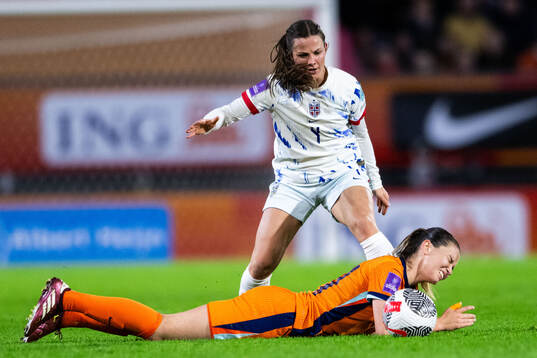 Tuva Hansen of Norway and Damaris Egurrola of Norway