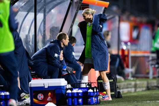 Celin Bizet Ildhusøy of Norway in pain
