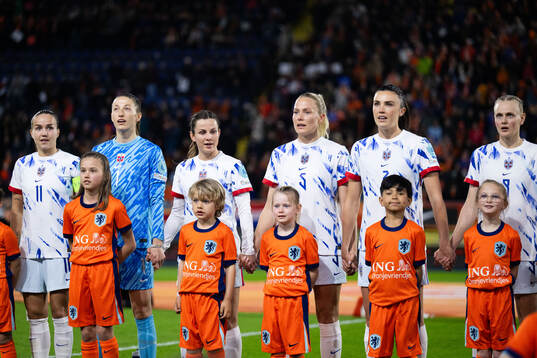 Guro Reiten, goalkeeper Cecilie Fiskerstrand, Tuva Hansen,