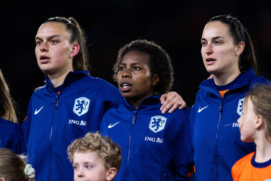 Romée Leuchter, Lineth Beerensteyn and Caitlin Dijkstra of