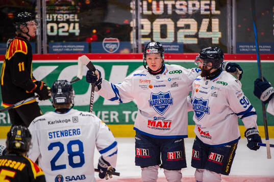 Karlskogas Jesper Norbäck jublar