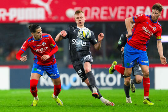 Helsingborgs Ervin Gigovic och Benjamin Örn mot Brages