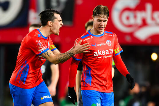 Helsingborgs Jon Birkfeldt och Taylor Silverholt jublar