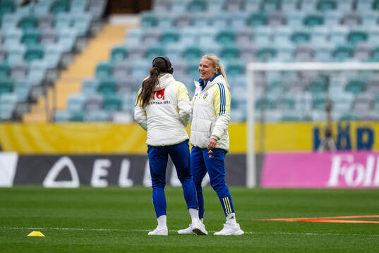 Rusul Rosa Kafaji and Josefine Rybrink of Sweden