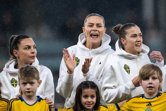 Fridolina Rolfö and Filippa Angeldahl of Sweden