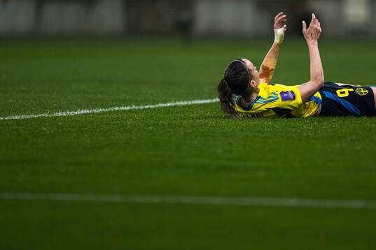 Kosovare Asllani of Sweden looks dejected
