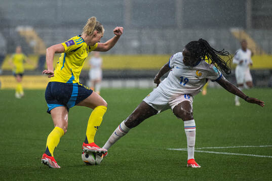 Stina Blackstenius of Sweden and Griedge Mbock Bathy of