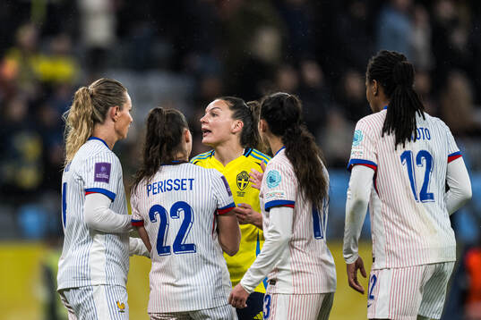 Johanna Rytting Kaneryd of Sweden and Eve Périsset of