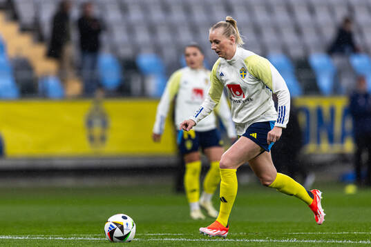 Stina Blackstenius of Sweden