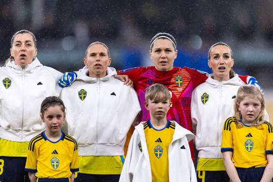 Linda Sembrant, Jonna Andersson, Jennifer Falk, and