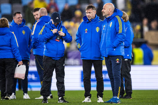 Head coach Peter Gerhardsson looks dejected