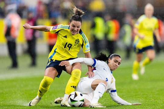 Johanna Rytting Kaneryd of Sweden and Sakina Karchaoui of
