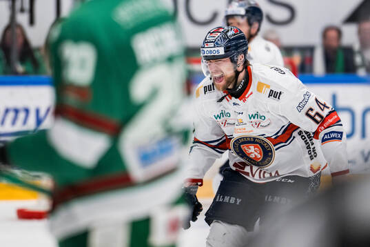 Växjös Eric Martinsson har ont