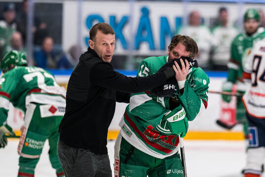 Rögles Simon Ryfors har ont