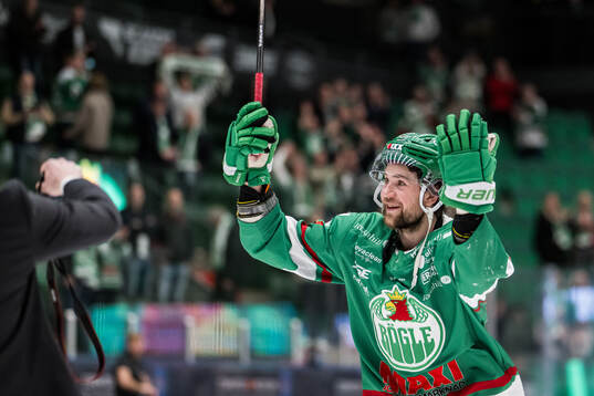 Rögles Lukas Ekeståhl-Jonsson jublar