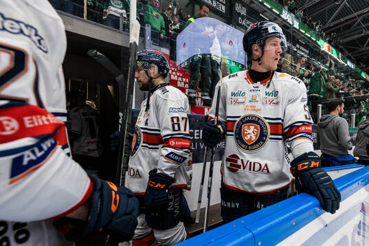 Växjös Robert Rosén och Emil Sylvegård deppar